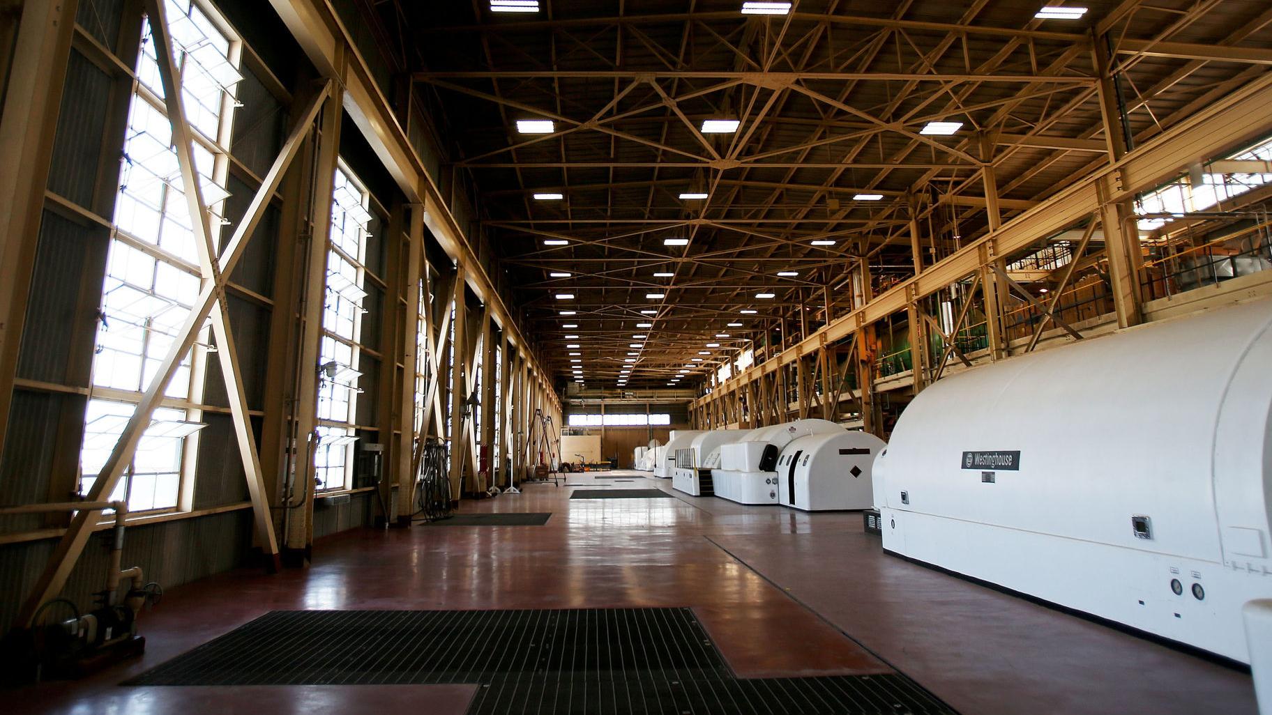 Regulators extend ban on new gas power plants in Arizona